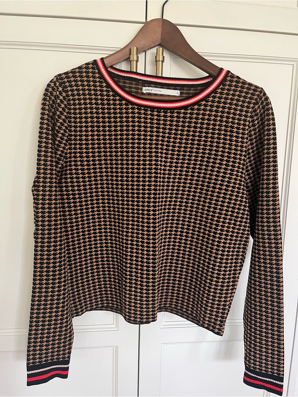 Only Black and Tan Houndstooth Crewneck Sweater with Red Trim